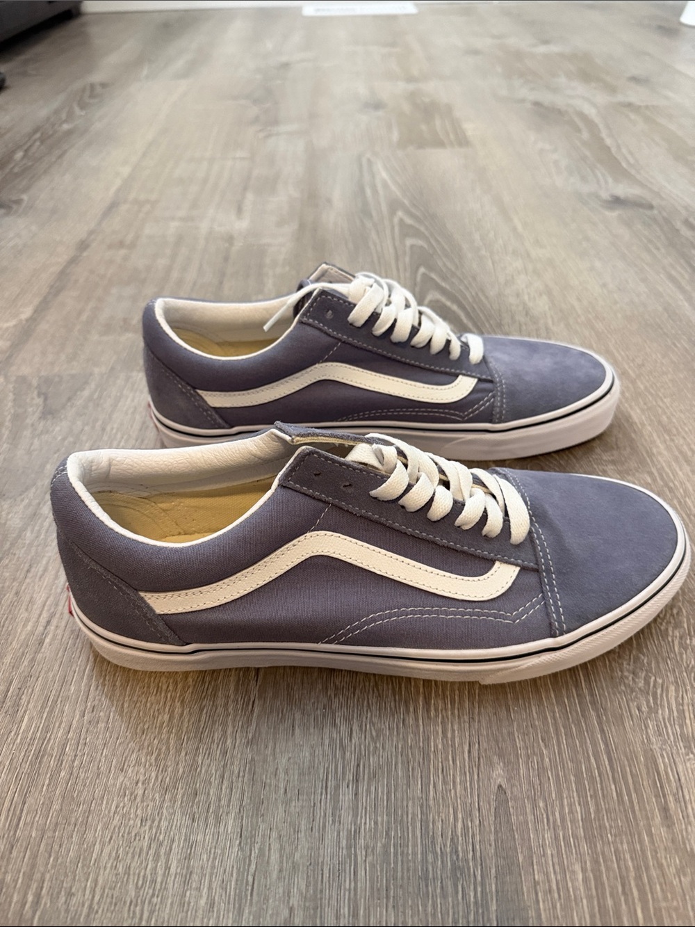 Vans Men’s Low-Top Suede Sneakers in Navy and White: Never Worn - Picture 2 of 5